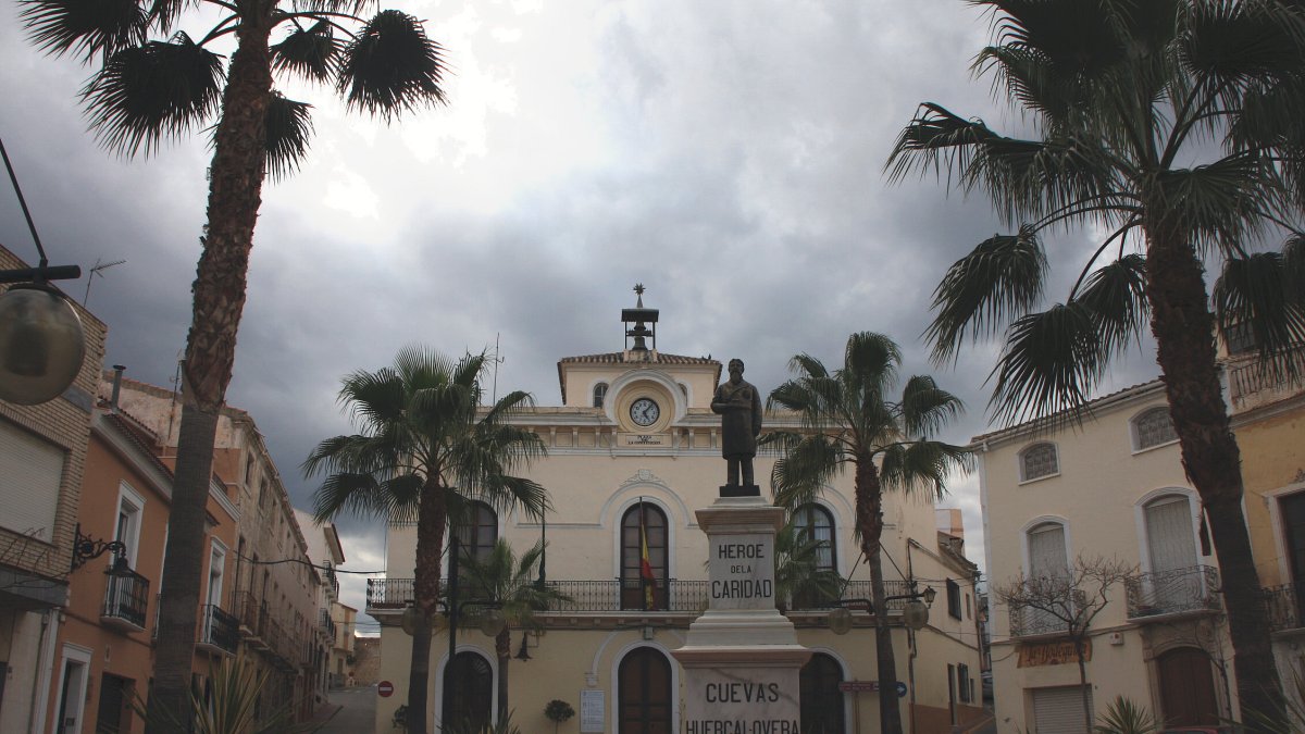 Plaza de la Constitución de Cuevas. Foto: fotopaises.com