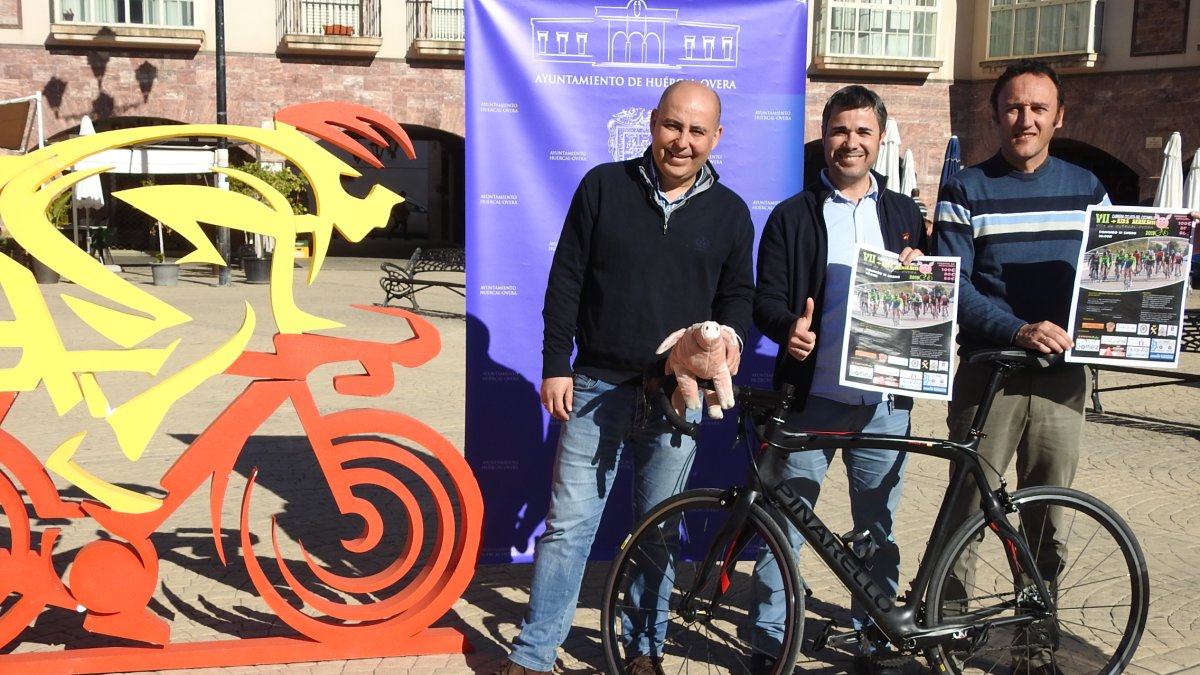 El alcalde lideró la puesta de largo de la carrera.