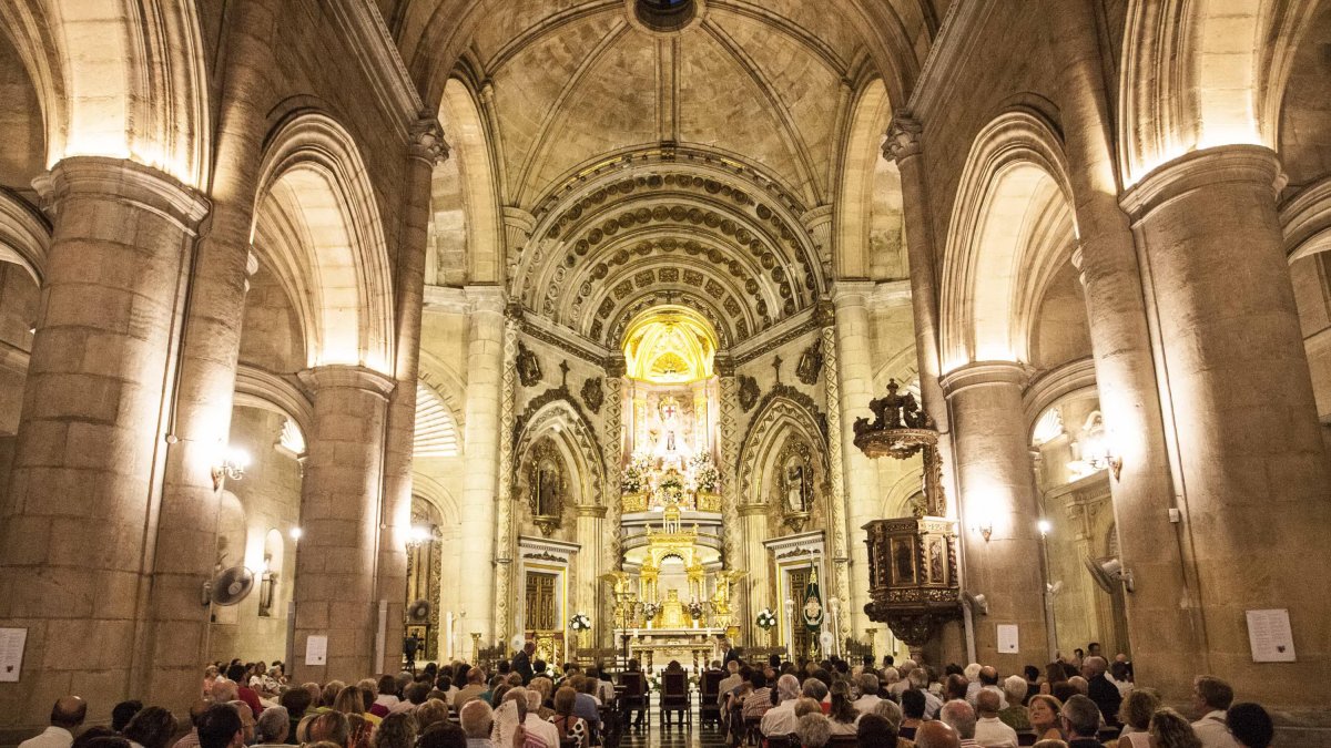 Un libro del IAE repasa los más de cinco siglos de historia dominica en la ciudad.