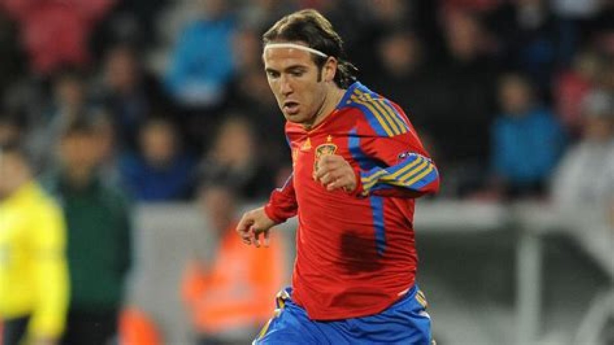 Diego Capel luciendo los colores de España.