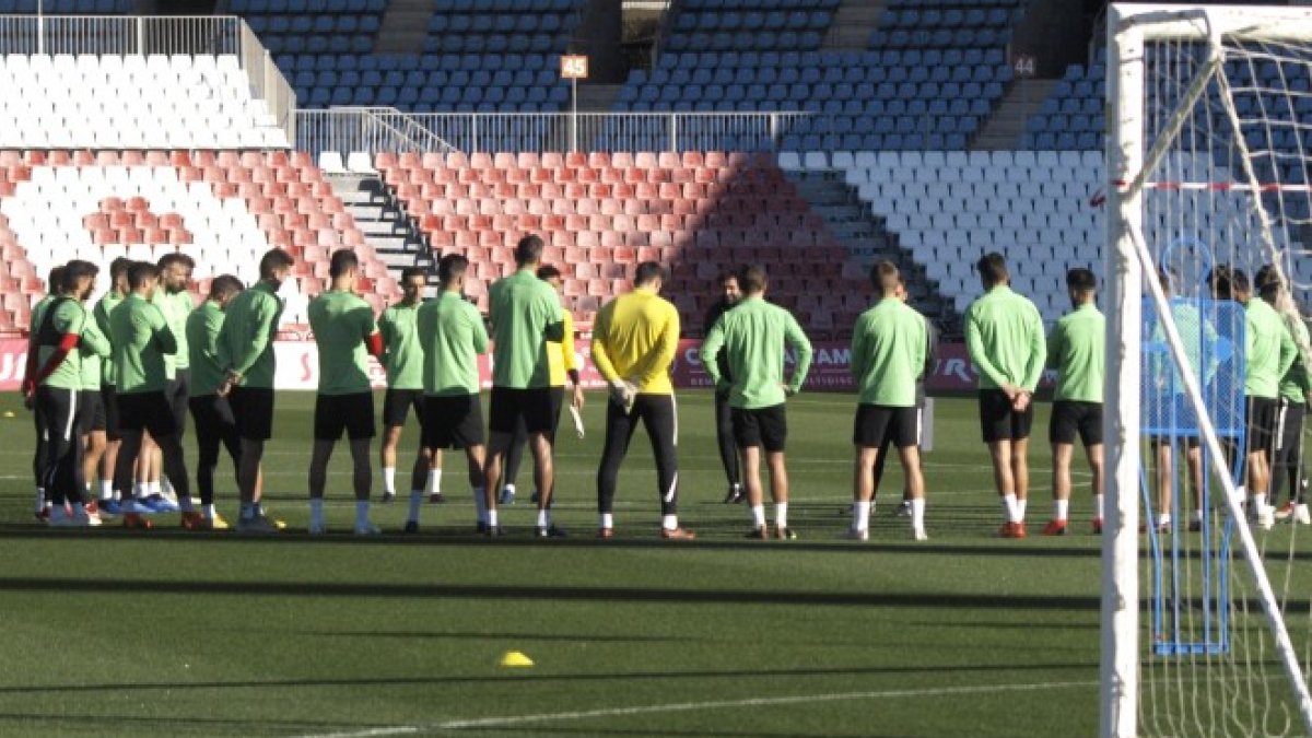 El Almería ha realizado un último entrenamiento, a puerta cerrada, en el Mediterráneo.