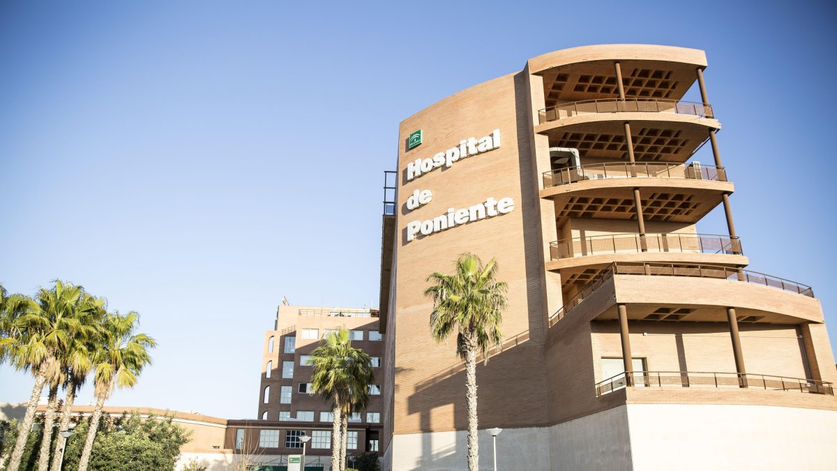 Fachada del Hospital de Poniente, donde sucedió el incidente.