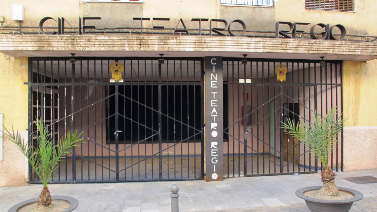Exterior del ‘Cine Teatro Regio’ que el Ayuntamiento pondrá en valor con una inversión de 217.000 euros.