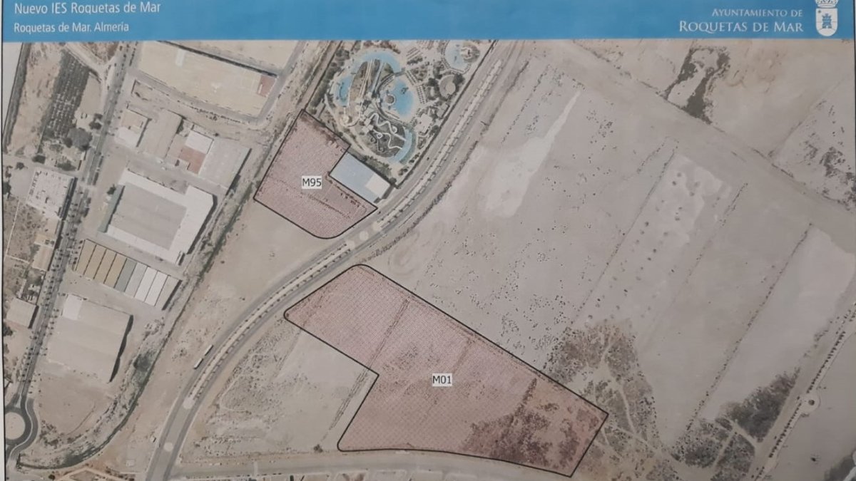 Fotografía del solar para el IES Las Salinas cedida por el PSOE Roquetas.