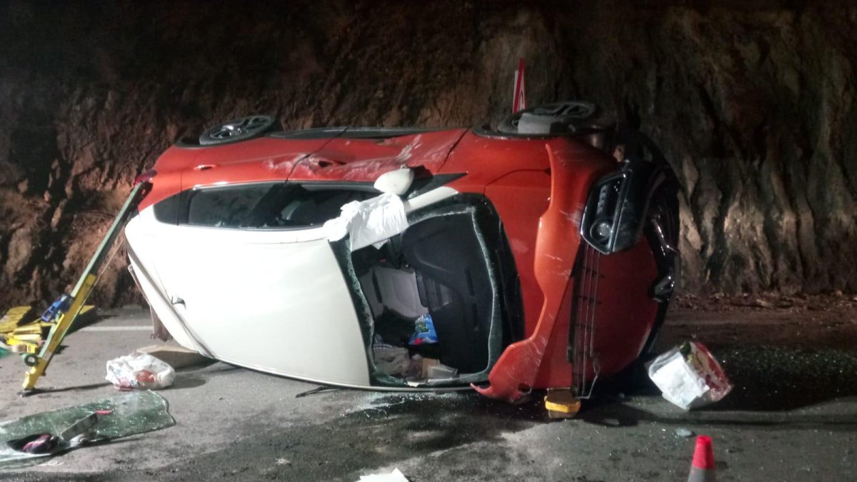 Vehículo accidentado en la noche del domingo.