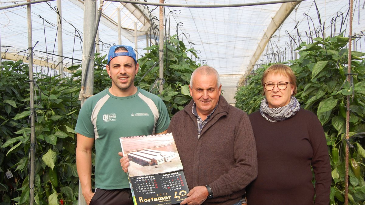 Francisco Martín, con su hijo Francisco y su mujer Avelina Ruiz.