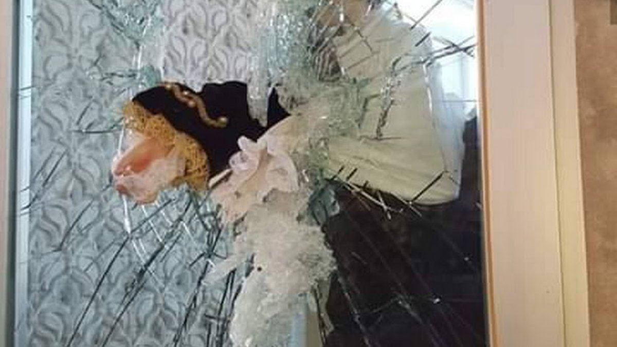 Estado en el que apareció el templete y la talla este martes.