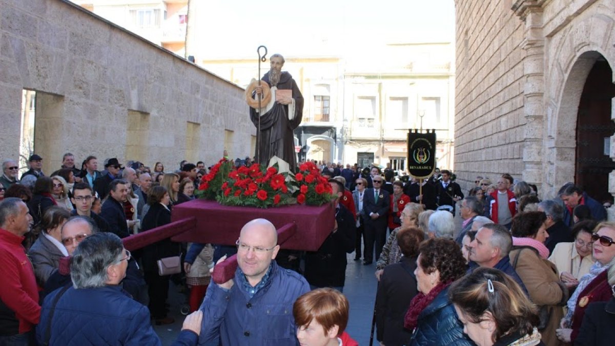 Procesión de las fiestas en honor a San Antón del casco Histórico de Almería de 2018.
