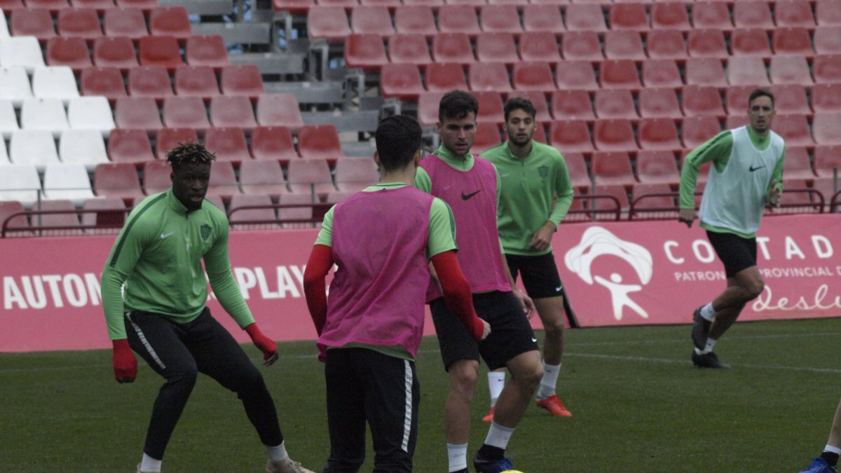 Rondos en el entrenamiento de este miércoles.