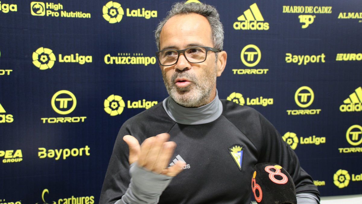 Álvaro Cervera en rueda de prensa.