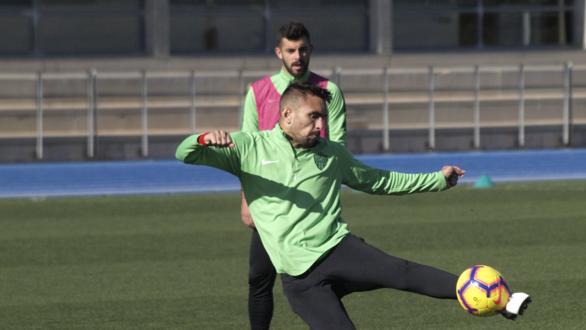 Samu de los Reyes deja de pertenecer al Almería.