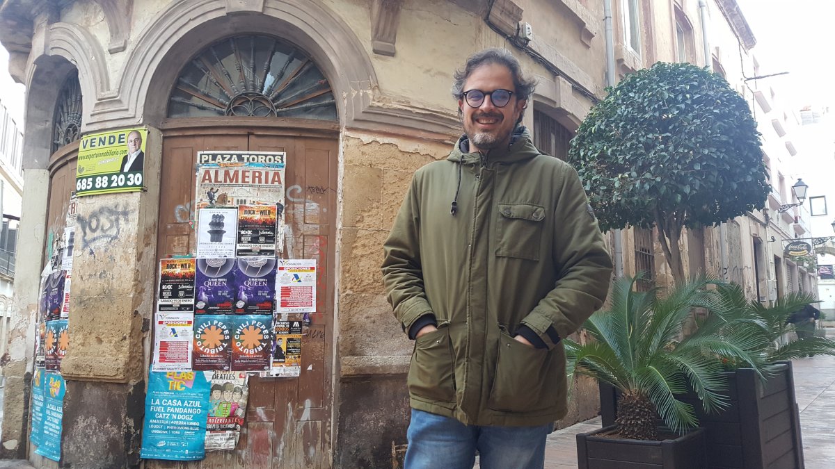 Locofrade es el alter ego de José Ramón Suárez en las redes sociales.