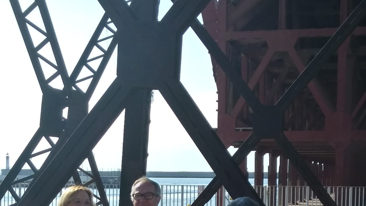 Guirao, en el centro, junto a Carmen Ortiz y Ramón de Torres
