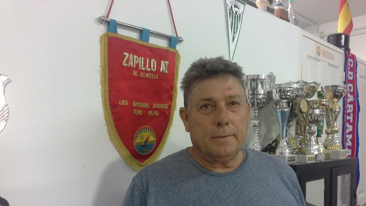 Juanjo en la sede del Zapillo Atlético.