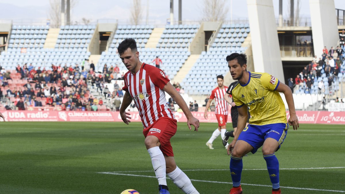 Álvaro Giménez en el partido contra el Cádiz.