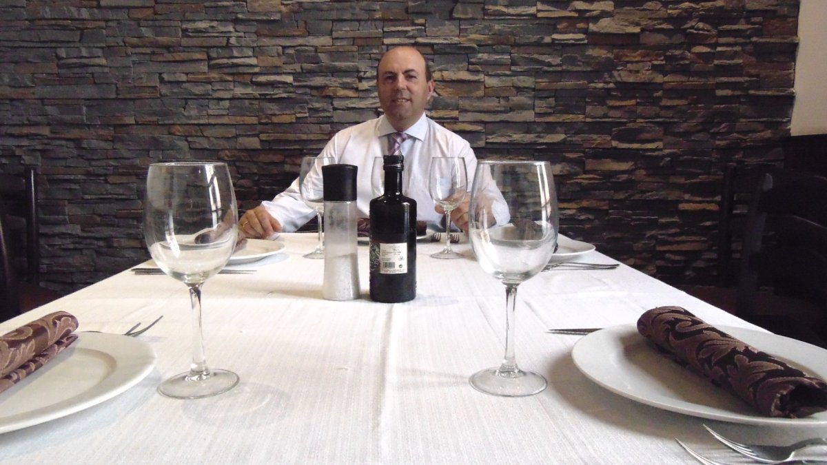 Paco Morales es el gerente de Entrefinos.