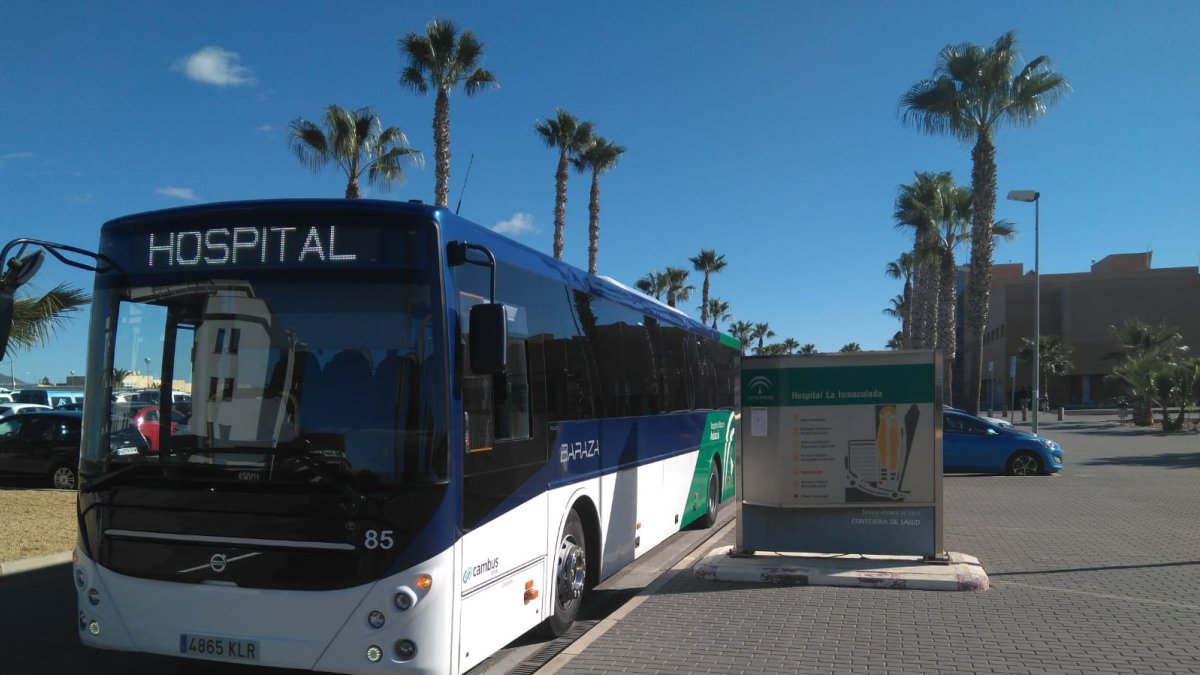 Inauguración de la nueva parada de autobús.