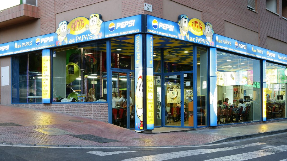 Instalaciones de MacPapas en Almería.