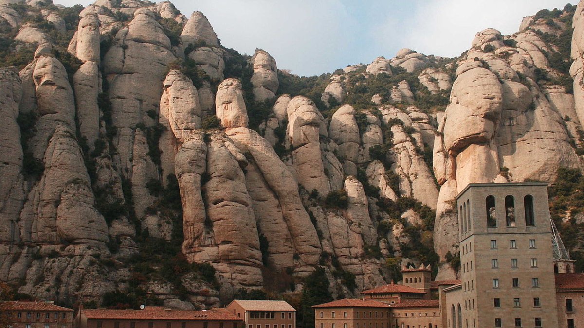 Montserrat fue el escenario de abusos para hasta 3 víctimas.