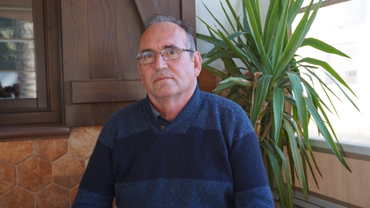 Imagen de Joaquín Amills padre tras la charla mantenida con él. Foto Ricardo Alba