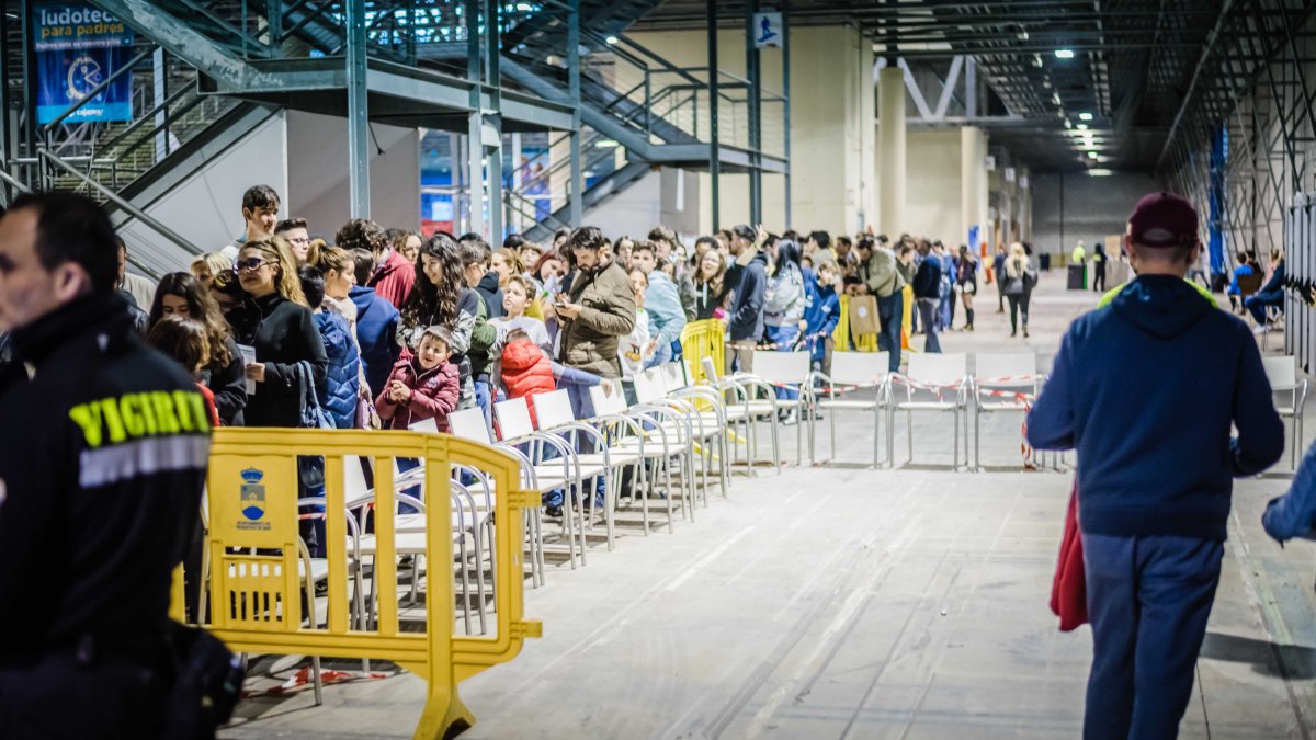 Las colas para entrar al pabellón se repitieron los tres días del encuentro.