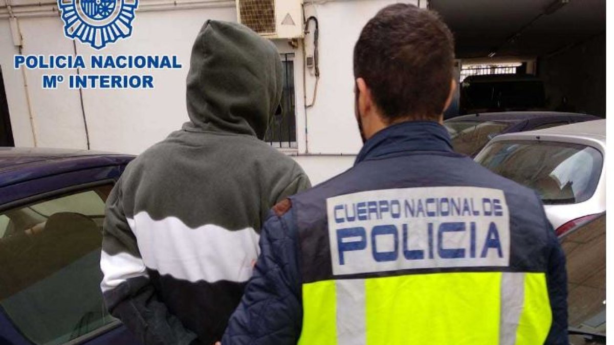 Uno de los detenidos por la Policía Nacional.