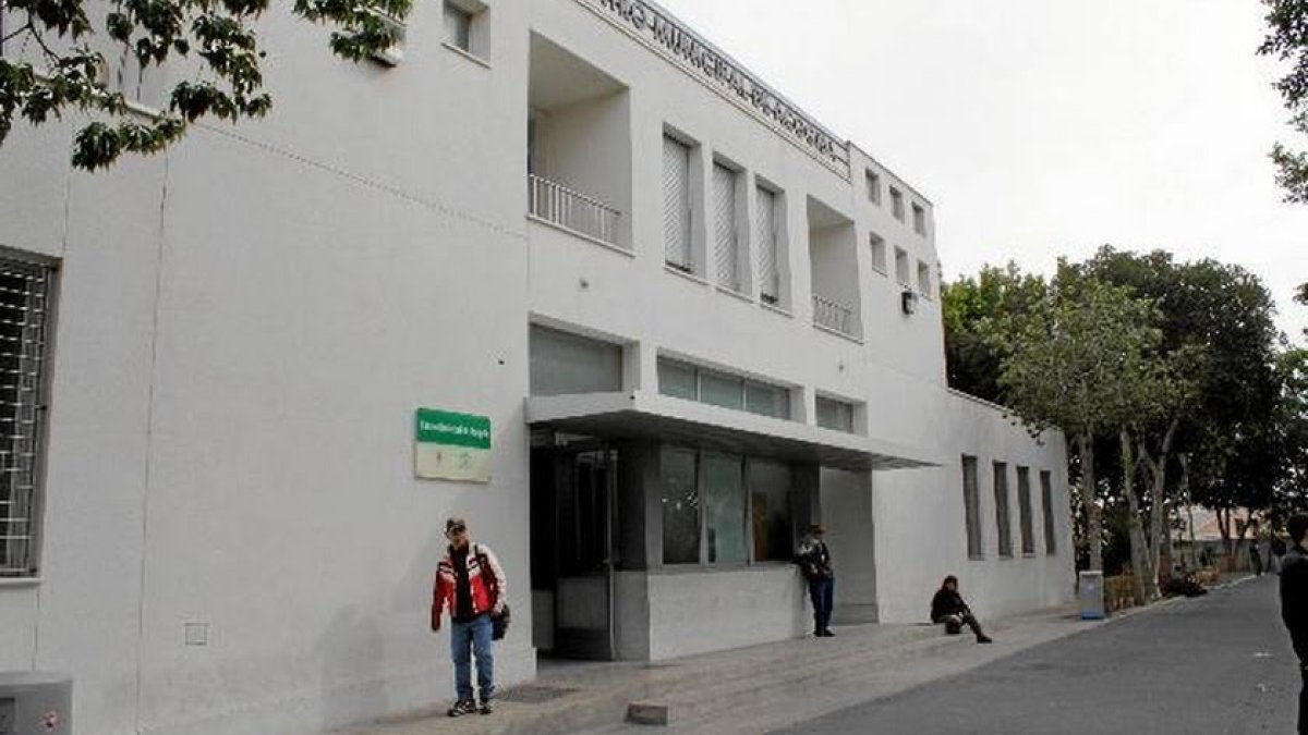 Exterior del Centro Municipal de Acogida de la capital