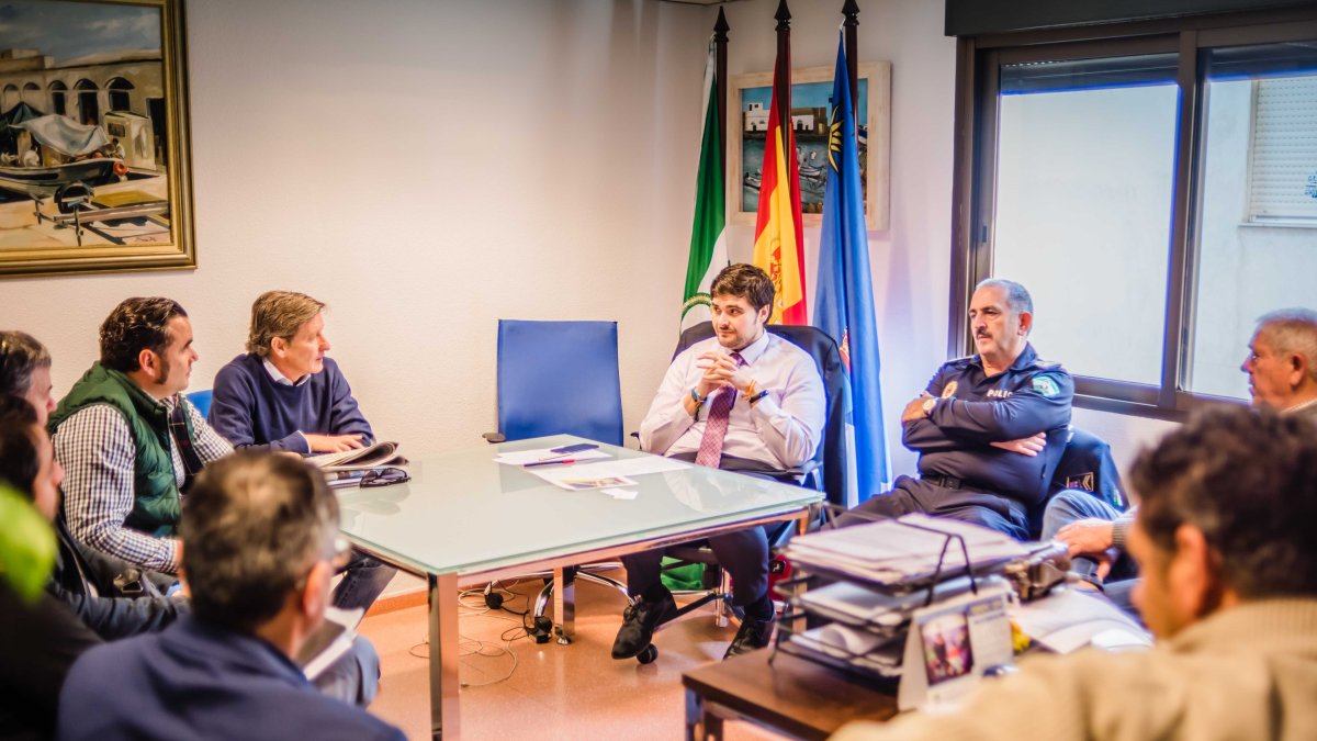 Reunión entre Ayuntamiento y las empresas que desarrollarán los primeros proyectos.