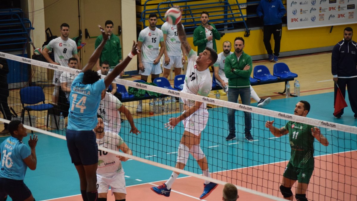 Borja Ruiz en una acción de ataque.