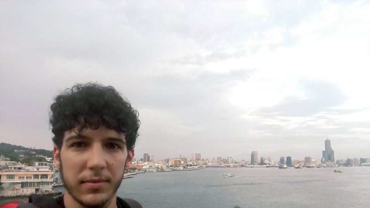 Álvaro Carrión ha manifestado que los próximos días serán clave para saber si saldrán pronto de Taiwán.