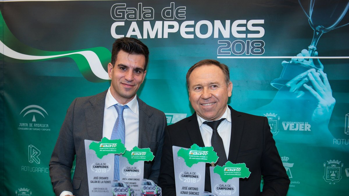 Aznar y Galán, con sus respectivos trofeos