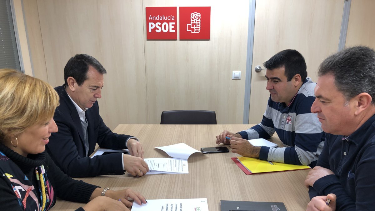 Representantes en momento de la reunión.