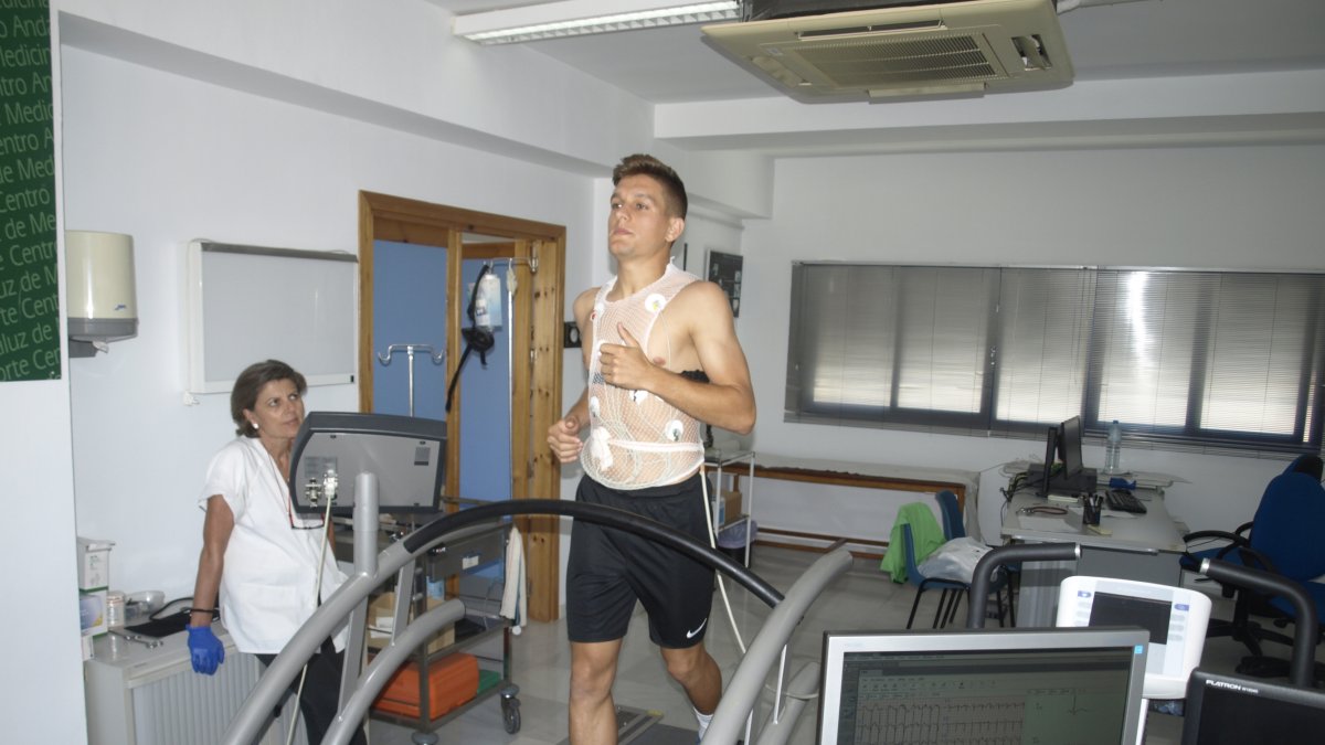 Corpas realizando pruebas médicas en la pretemporada.