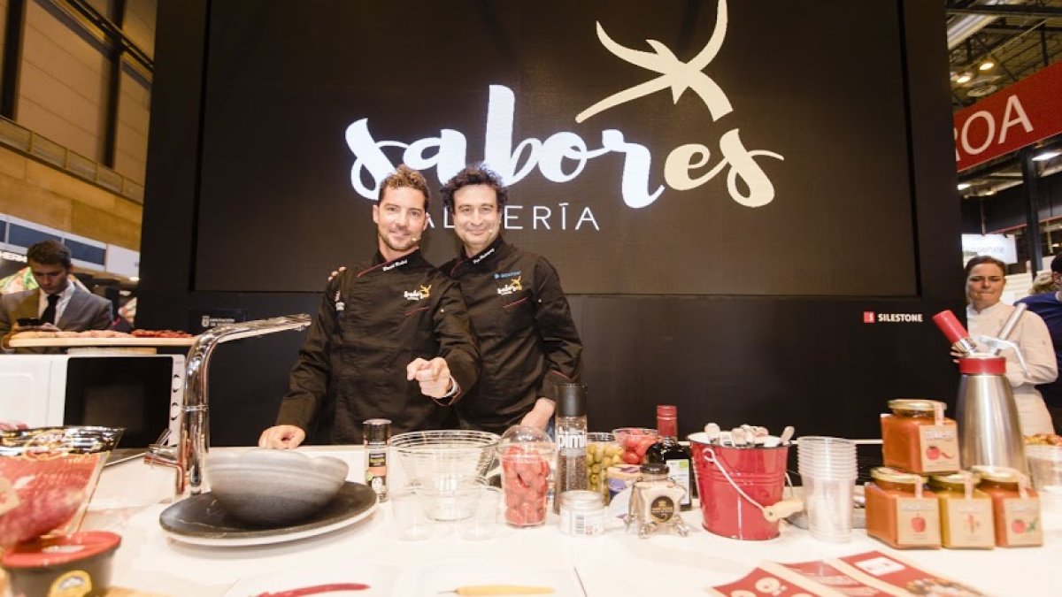 David Bisbal y Pepe Rodríguez, en un acto de Sabores Almería.