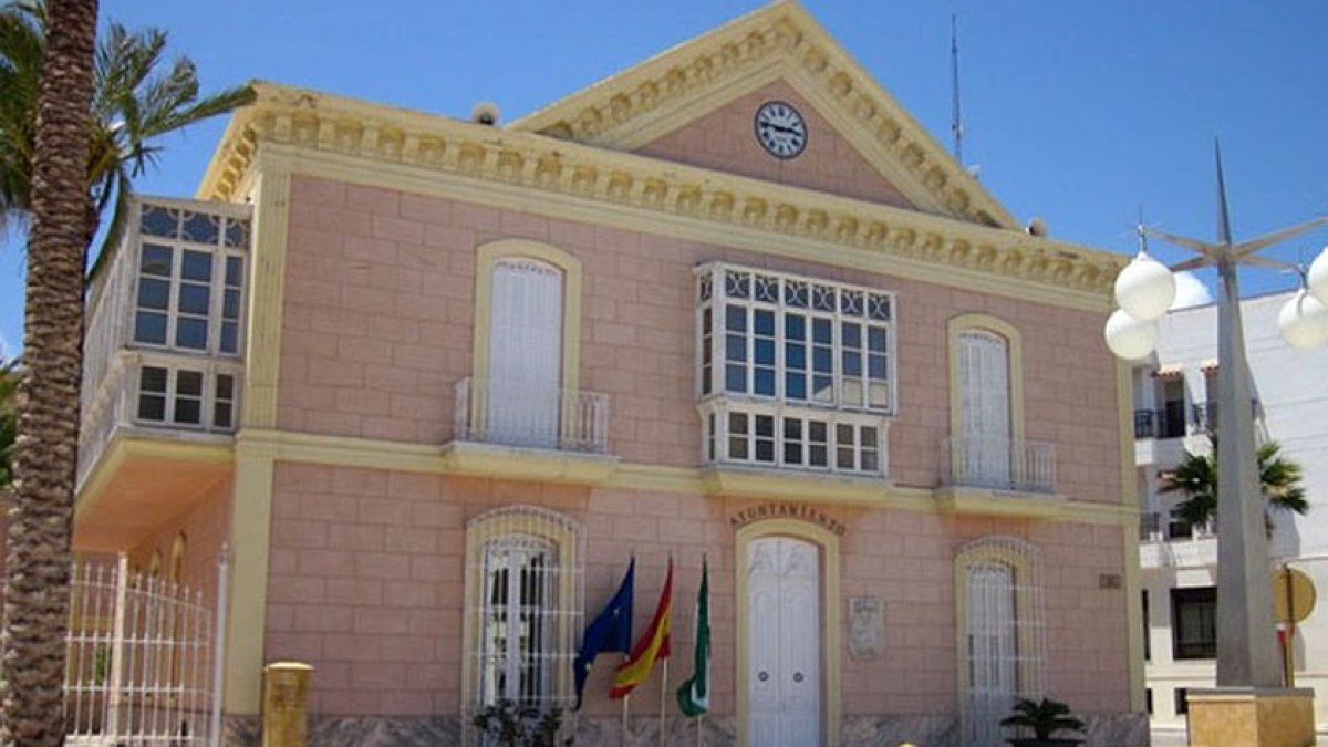 Fachada del Ayuntamiento de Carboneras.