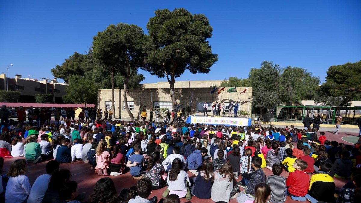 Celebración del Día Internacional del Niño con Cáncer, ayer en el Colegio Europa.