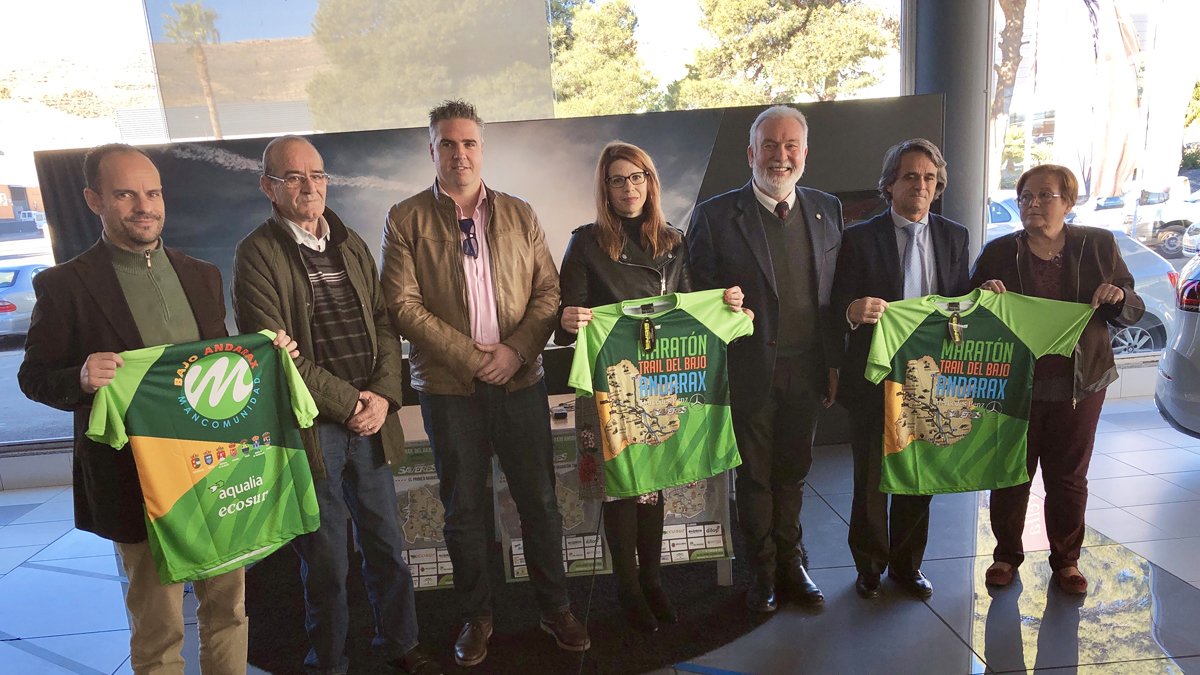 Autoridades y patrocinadores del I Maratón Trail del Bajo Andarax.
