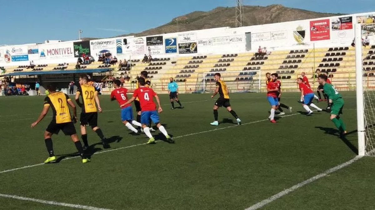 El Berja, a ganar.