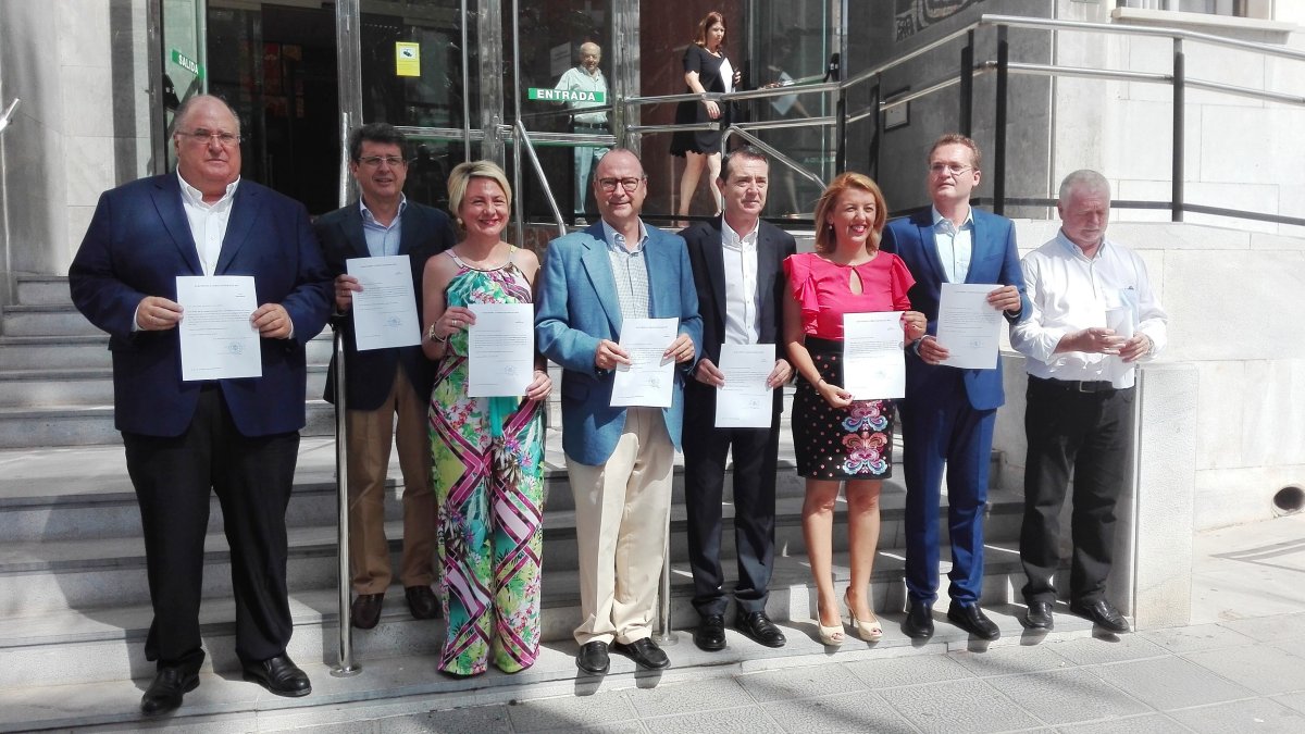 Diputado y senadores almerienses elegidos en junio de 2016. La voz