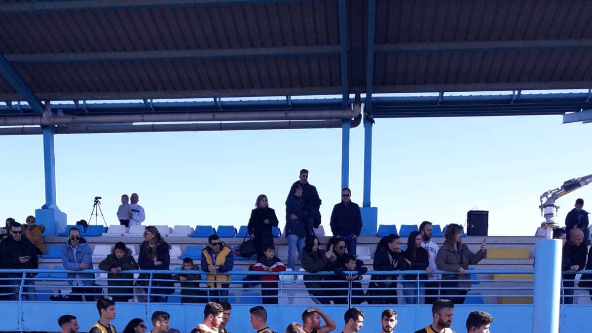 Los virgitanos saltando al campo.