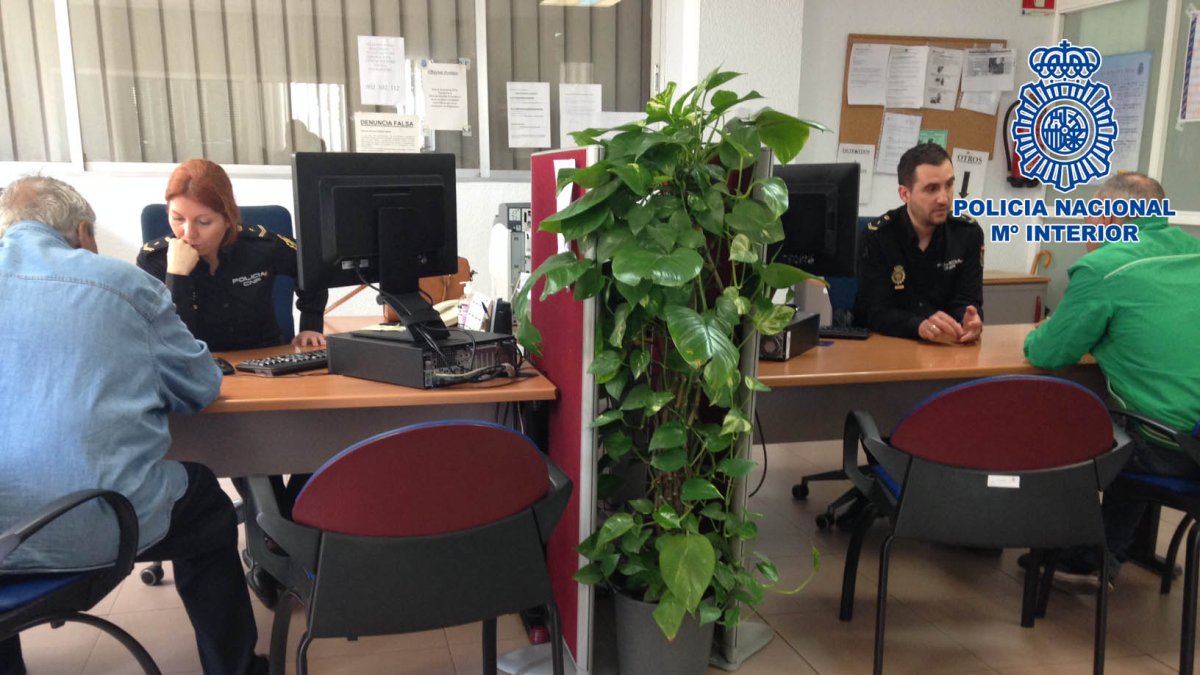 Oficina de denuncias de la Comisaría de Almería