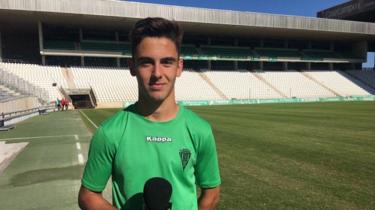 Andrés Martín en el Estadio El Arcángel.