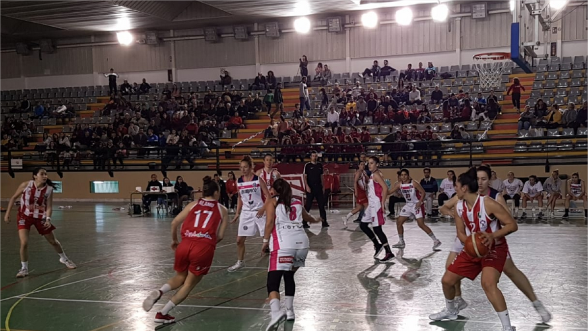 Una jugada del partido.