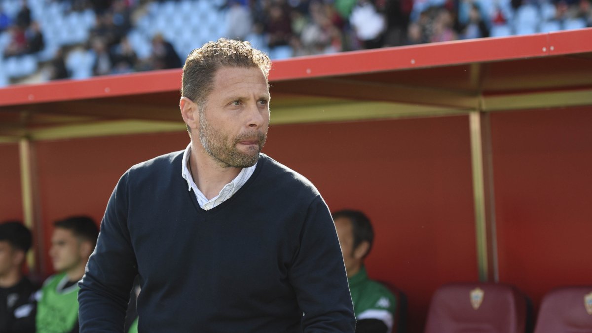 Curro Torres antes de que comenzara el partido.