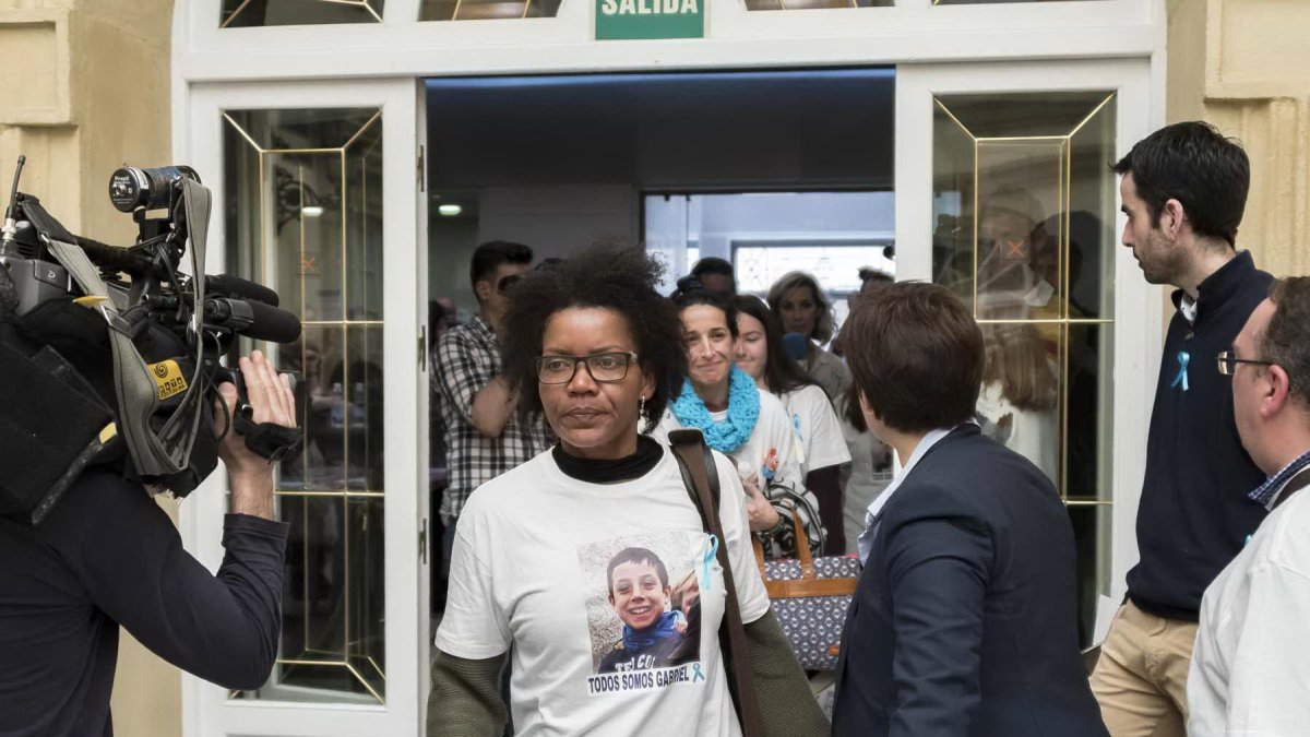 Ana Julia Quezada entra en un acto durante la búsqueda