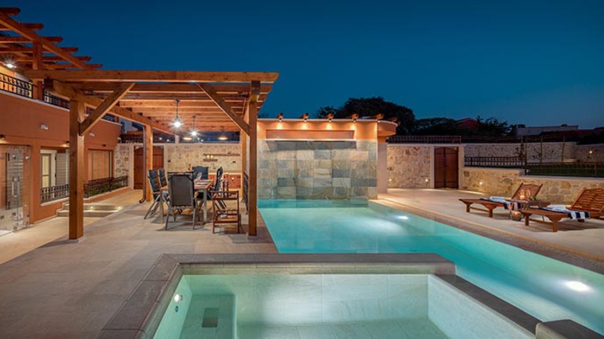 Piscina desbordante de Rosa Gres.