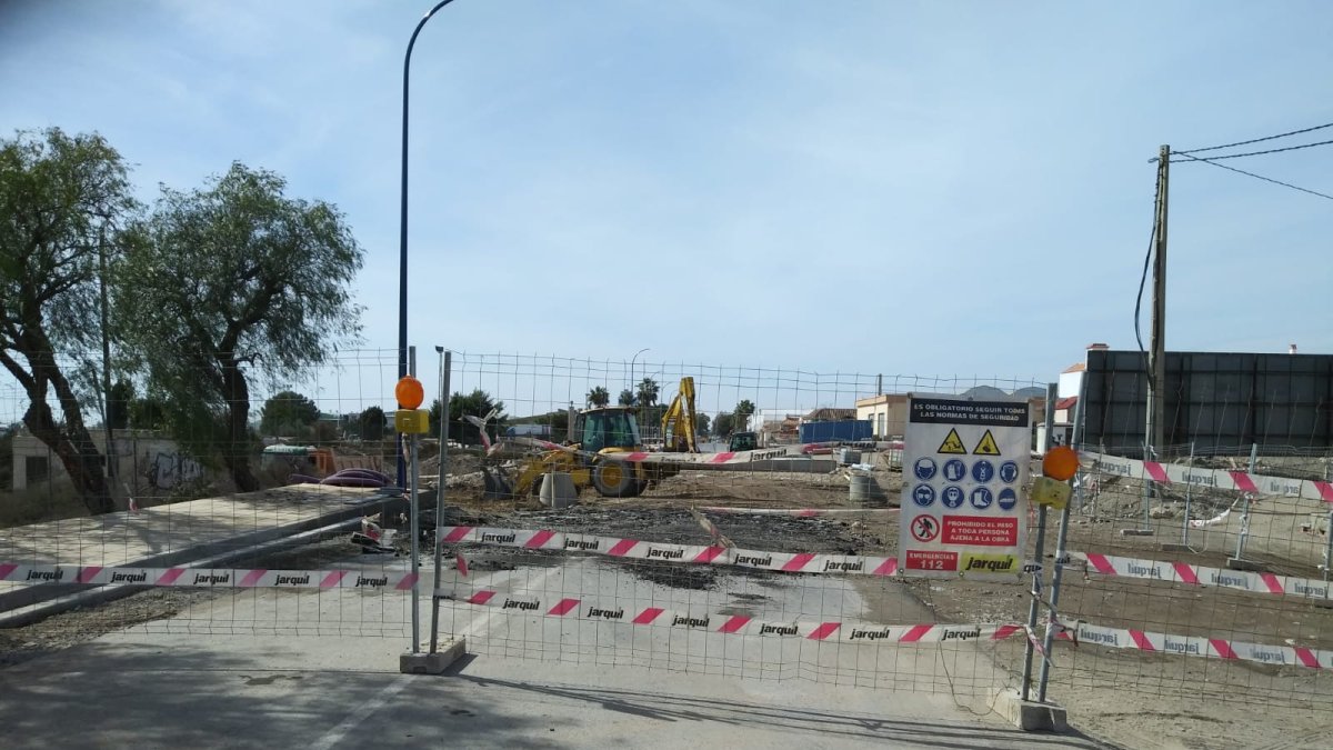 La carretera de El Alquián al aeropuerto ha permanecido cortada más de cuatro meses