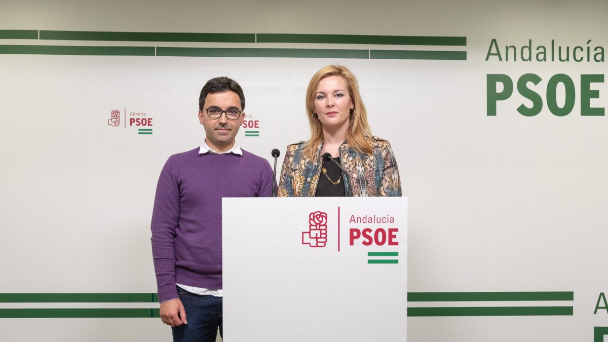 Francisco Fernández (Plataforma Ciudadana) y Teresa Piqueras (PSOE)