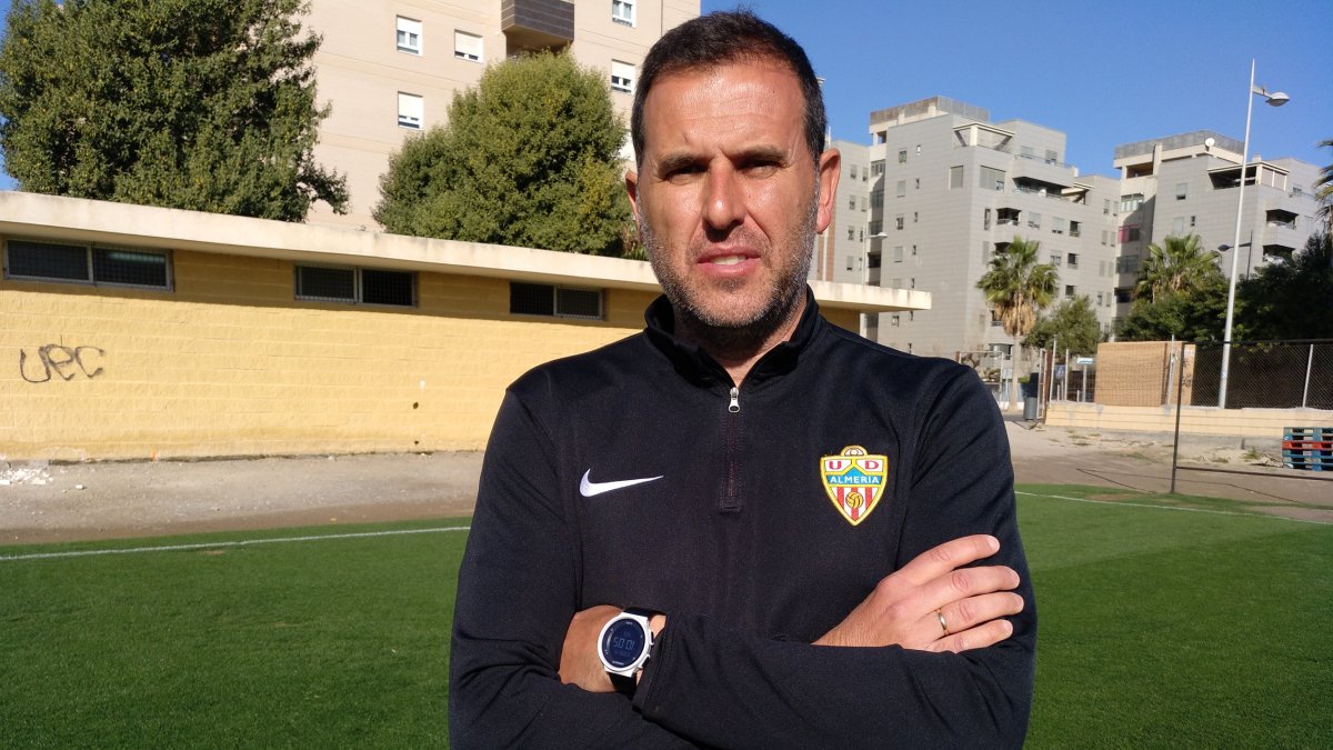 Esteban Navarro, este viernes en el campo de la Vega de Acá.