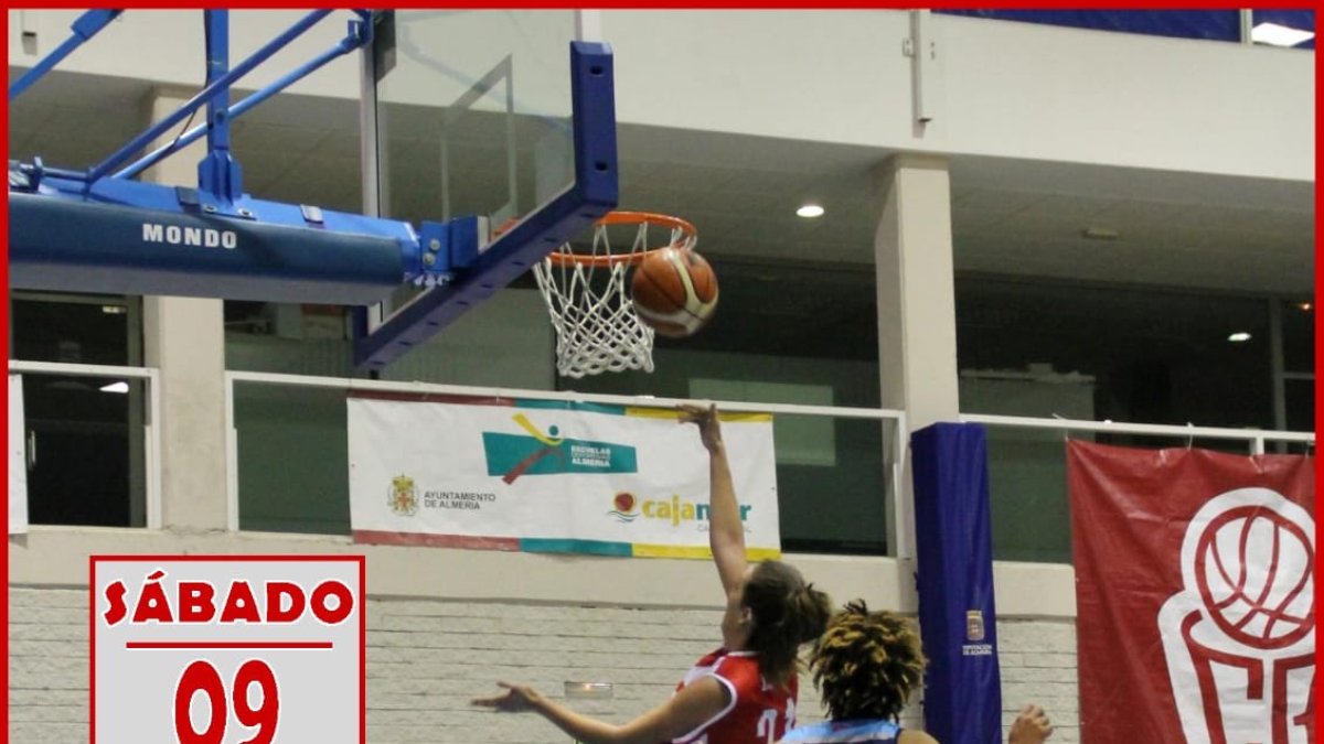 Cartel del partido que ha quedado aplazado.